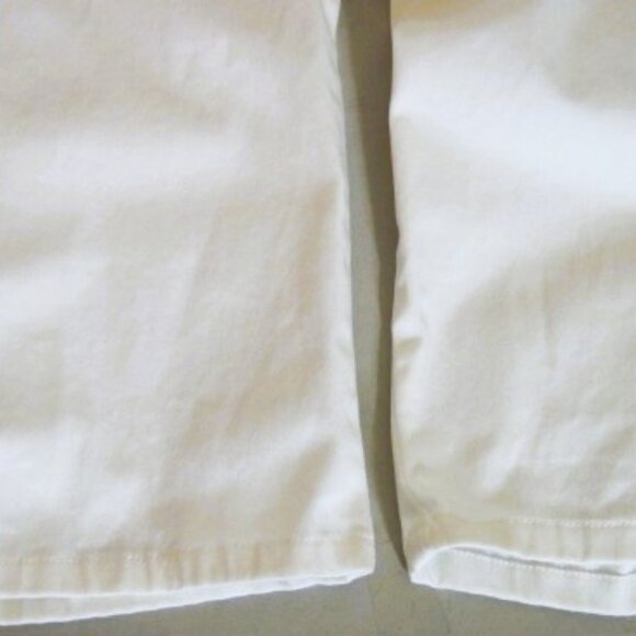 BILL BLASS Jeanwear-Women 12P White Capris No Pockets Zipper Closure-Spandex NEW - Picture 5 of 9